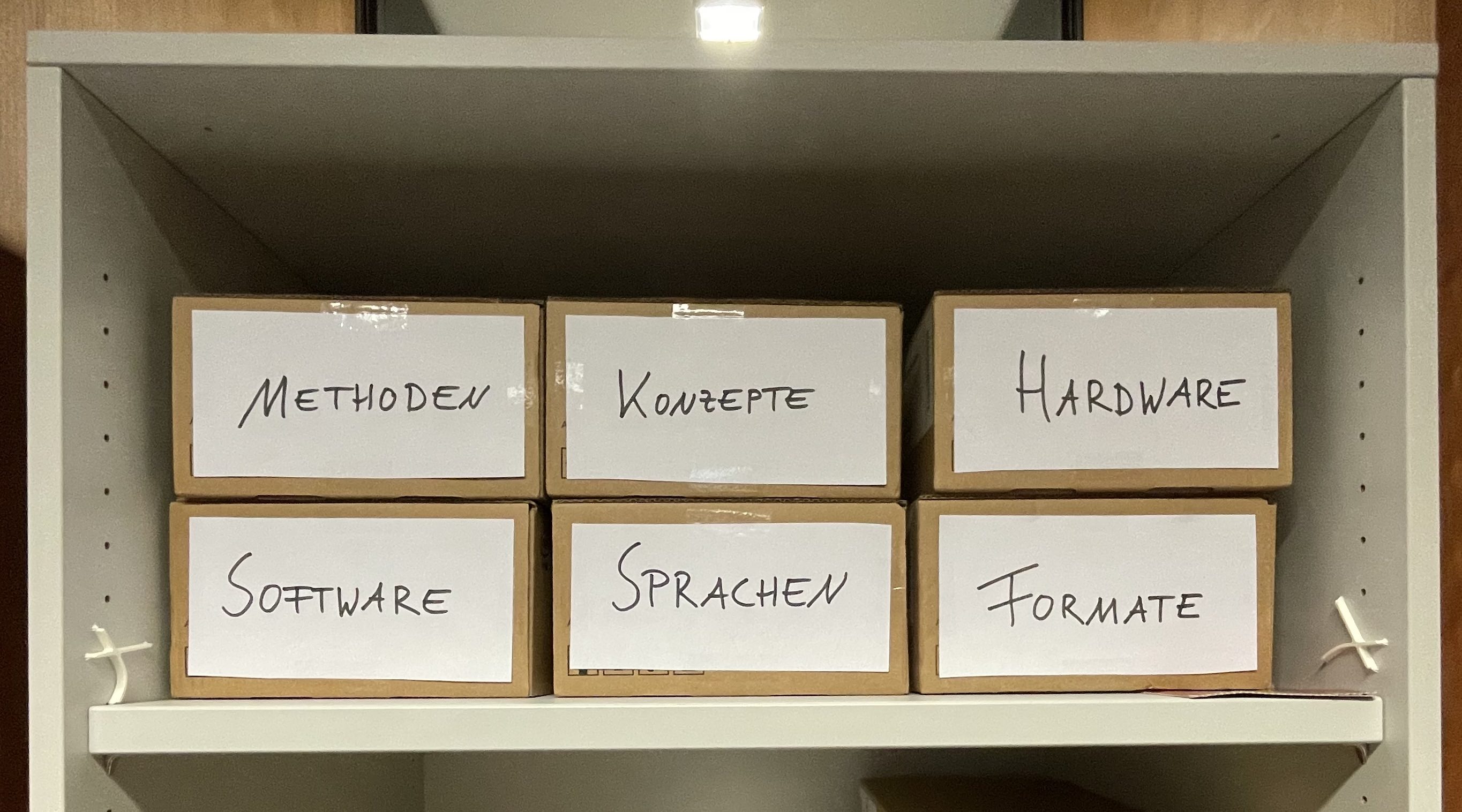 Unser Werkzeugregal und Werkzeugkisten